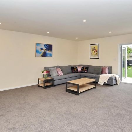 Weston Villa - Spacious & Family Friendly - Bookahome Christchurch Eksteriør billede