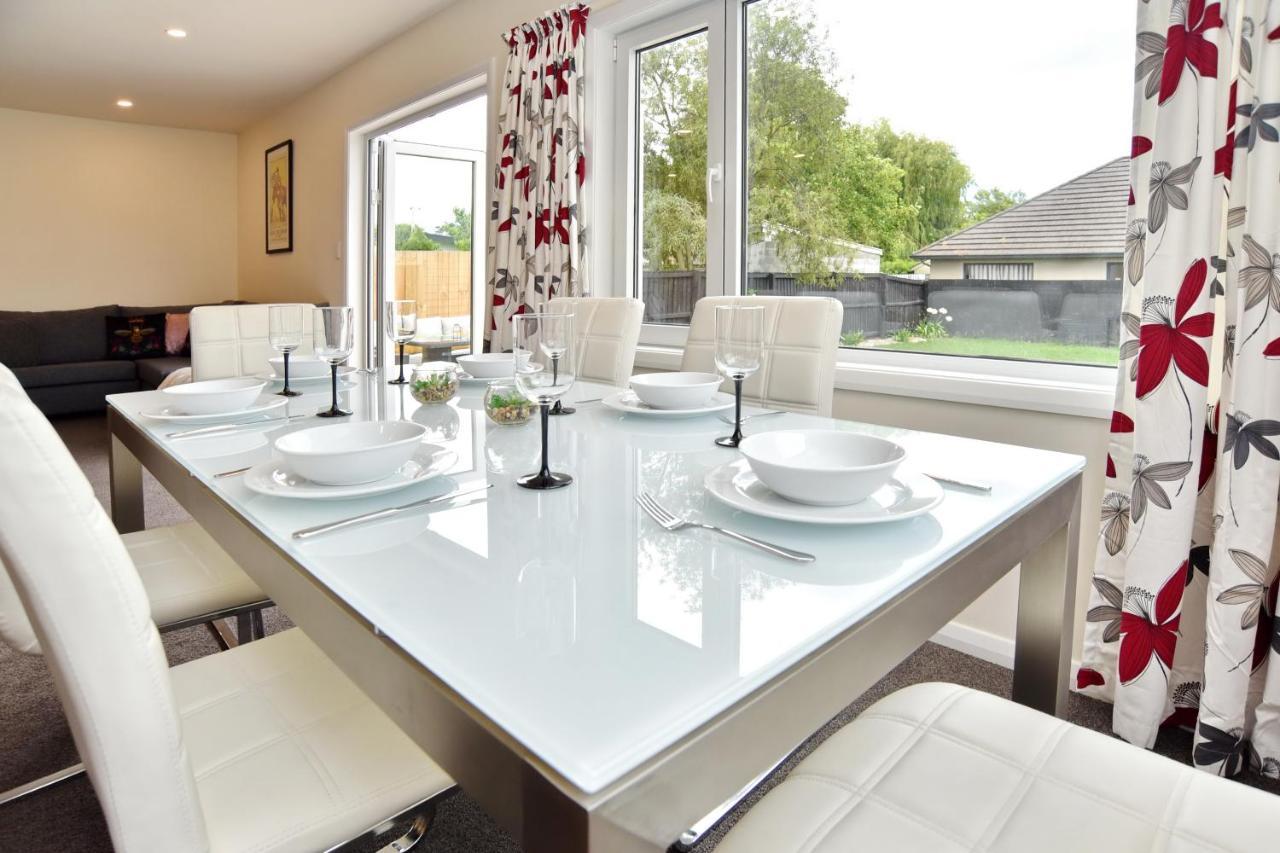 Weston Villa - Spacious & Family Friendly - Bookahome Christchurch Eksteriør billede